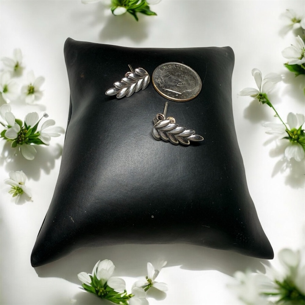 Elegant Silver 925 Leaf Earrings
